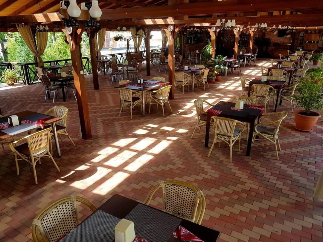 Hotel Suprem Băile Olăneşti Buitenkant foto